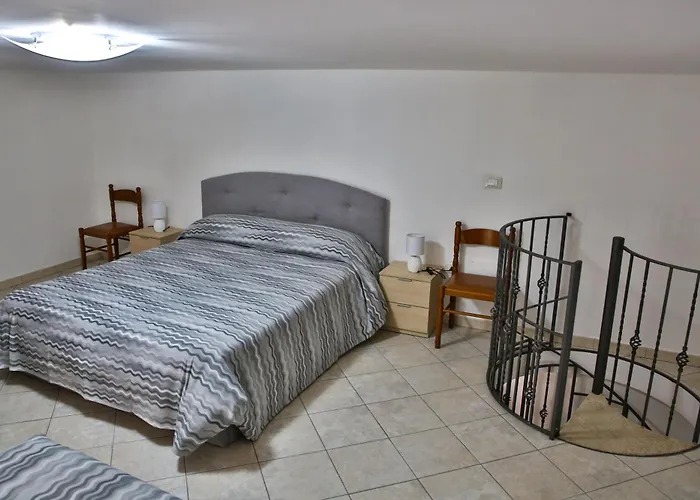 Holiday Home Castle Salemi - Casa Vacanze